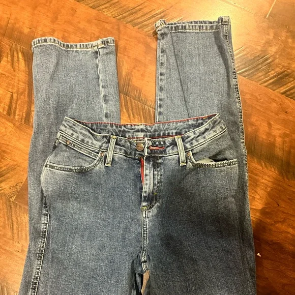 Women’s Wrangler Jeans - Picture 3 of 4